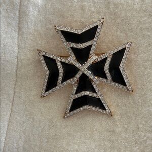 Landau black Maltese Cross Brooch Pin
